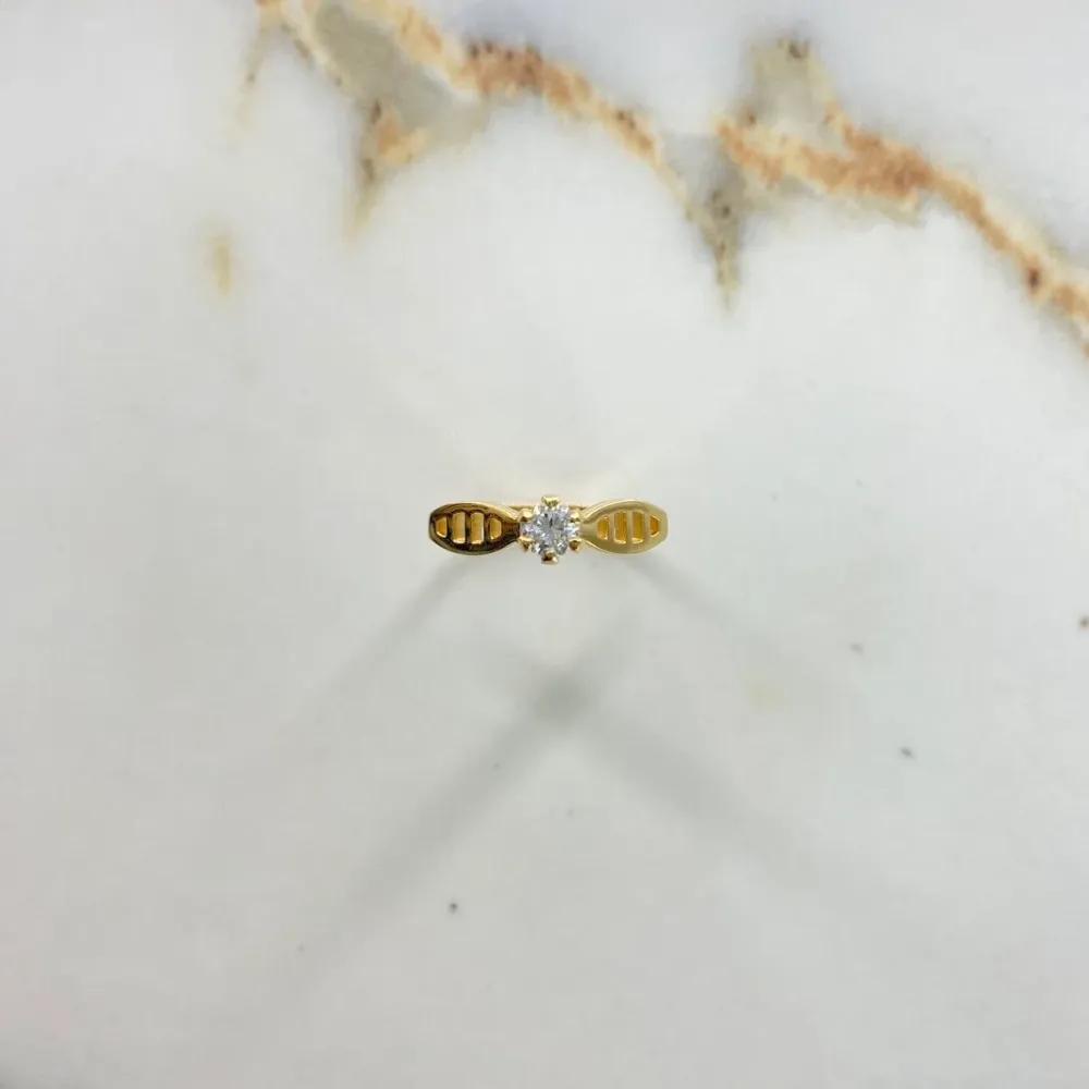 Anillo Solitario Lineas 2.97gr / T5 / Diamante 27pts Oro Amarillo (Joya) & Ideal para Principiantes