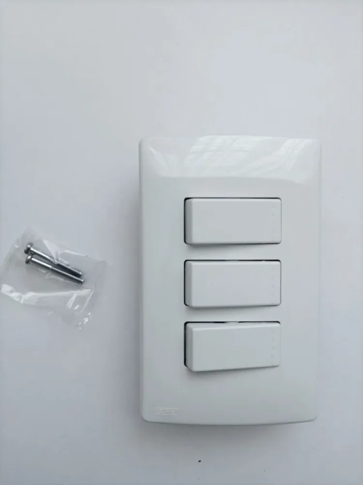 Apagador triplicado con placa plastica