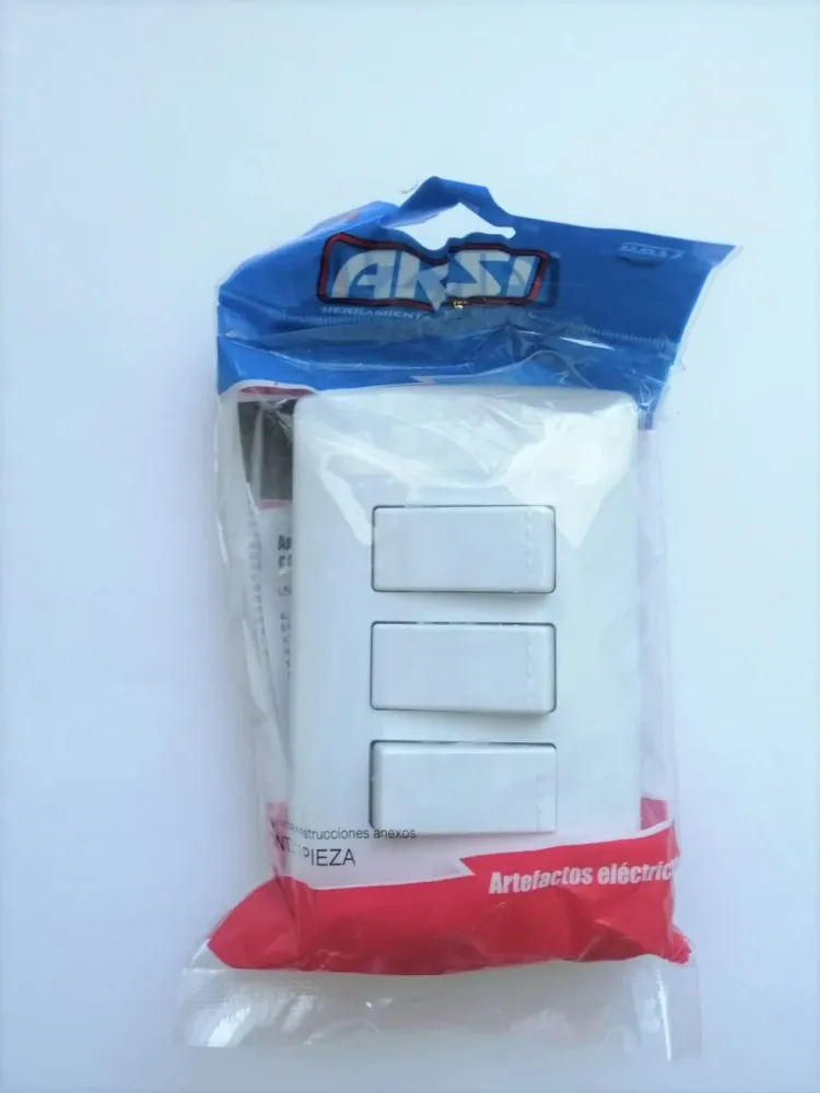 Apagador triplicado con placa plastica