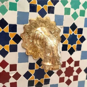 Fuente de Terraza o Jardín Mosaico Morisco de Azulejo Zellige Andalusí - Modelo Al karawi Kabir con Control de Flujo