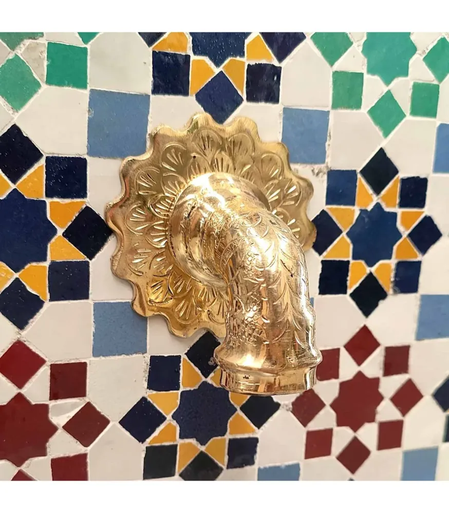 Fuente de Terraza o Jardín Mosaico Morisco de Azulejo Zellige Andalusí - Modelo Al karawi Kabir con Control de Flujo