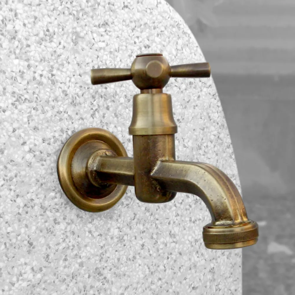 Grifo para fuente de jardín en latón bronceado con conexión 1/2" con Control de Flujo