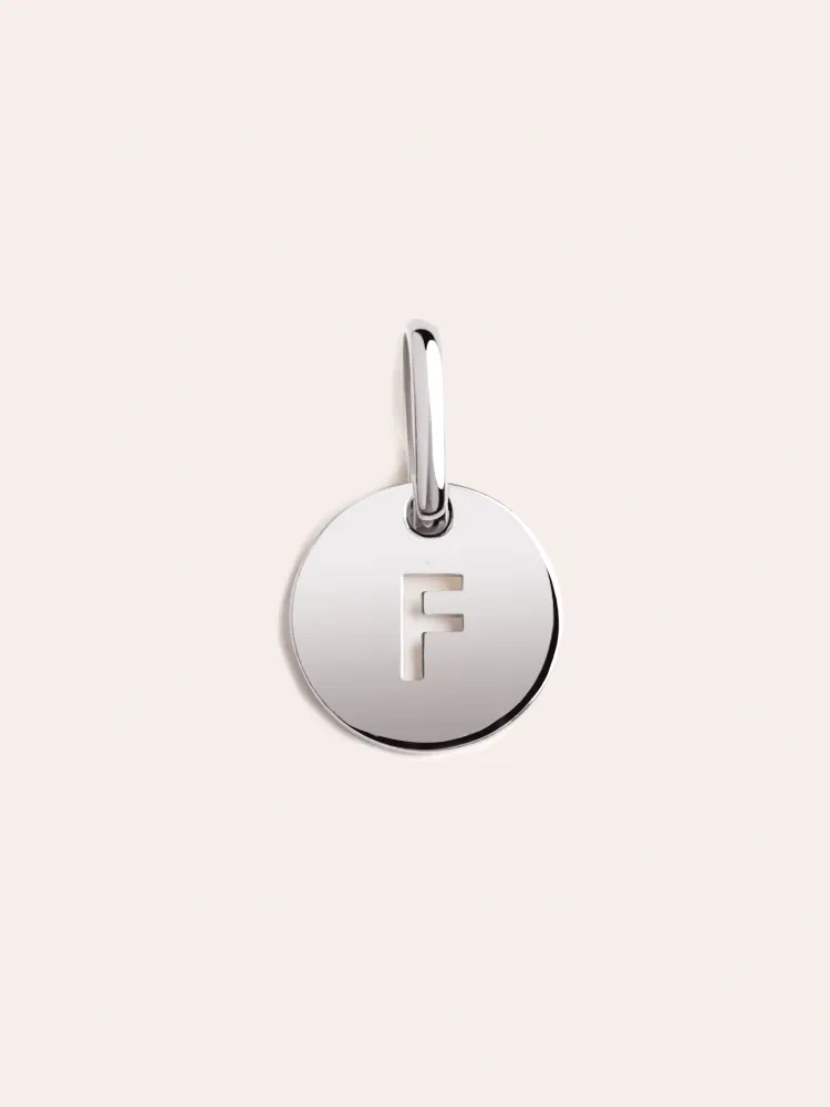 Reducido Medallion Letter Plata