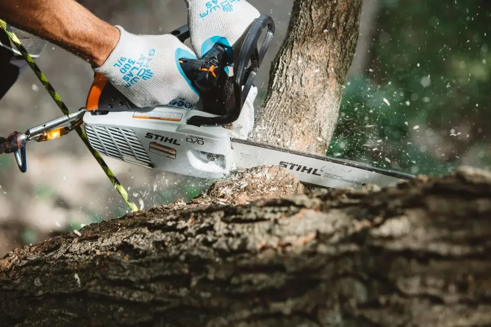 Motosierra gasolina STIHL MS 194T de 1.9 Hp y espada de 16" para Cortacésped