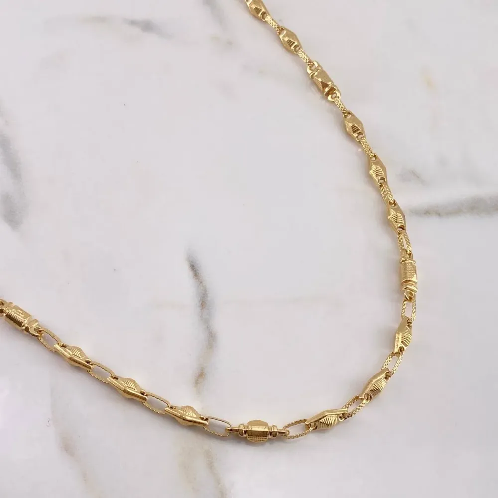 Cadena Rustica Piramide 12.9gr / 60cm / 4mm Barril Rayado Oro Amarillo 18K $ | Resistente UV |