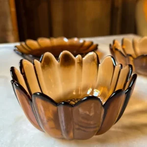 Figura de Exterior Resina Bol en cristal avec design de fleur irrégulière ambre