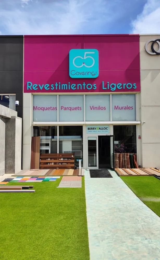 Resistente la Intemperie Friso de vinilo para Paredes. Grosor 8 mm. Color Tomettes Béton. Precio caja 11,70 m2.