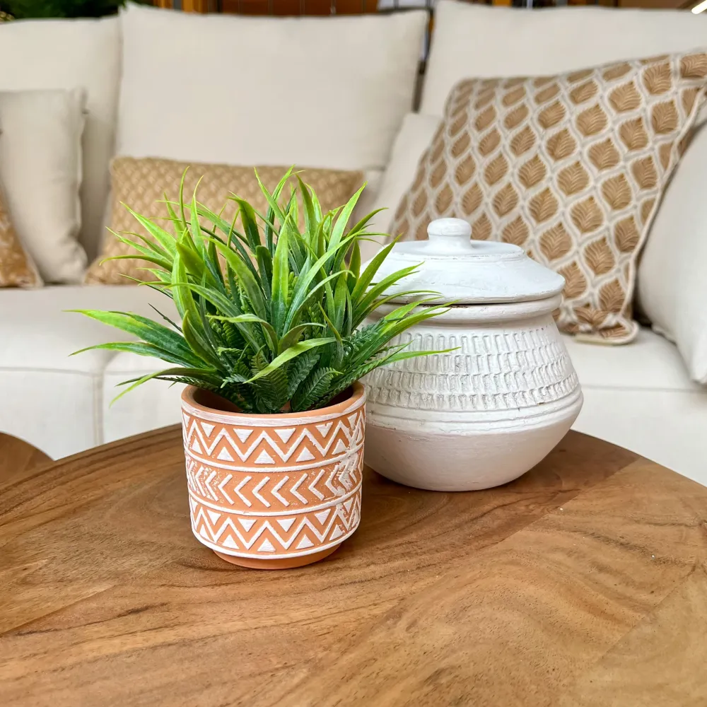Planta artificial con macetero geométrico con Base de Drenaje