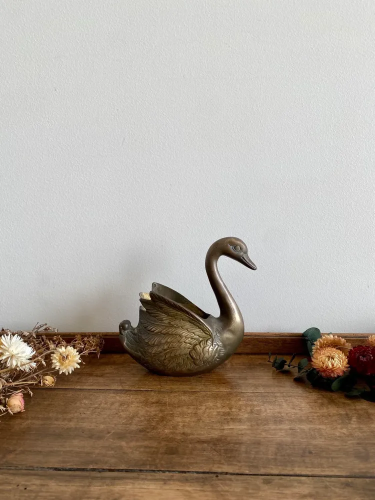 Cygne en laiton antiguo