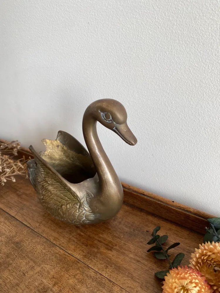 Cygne en laiton antiguo