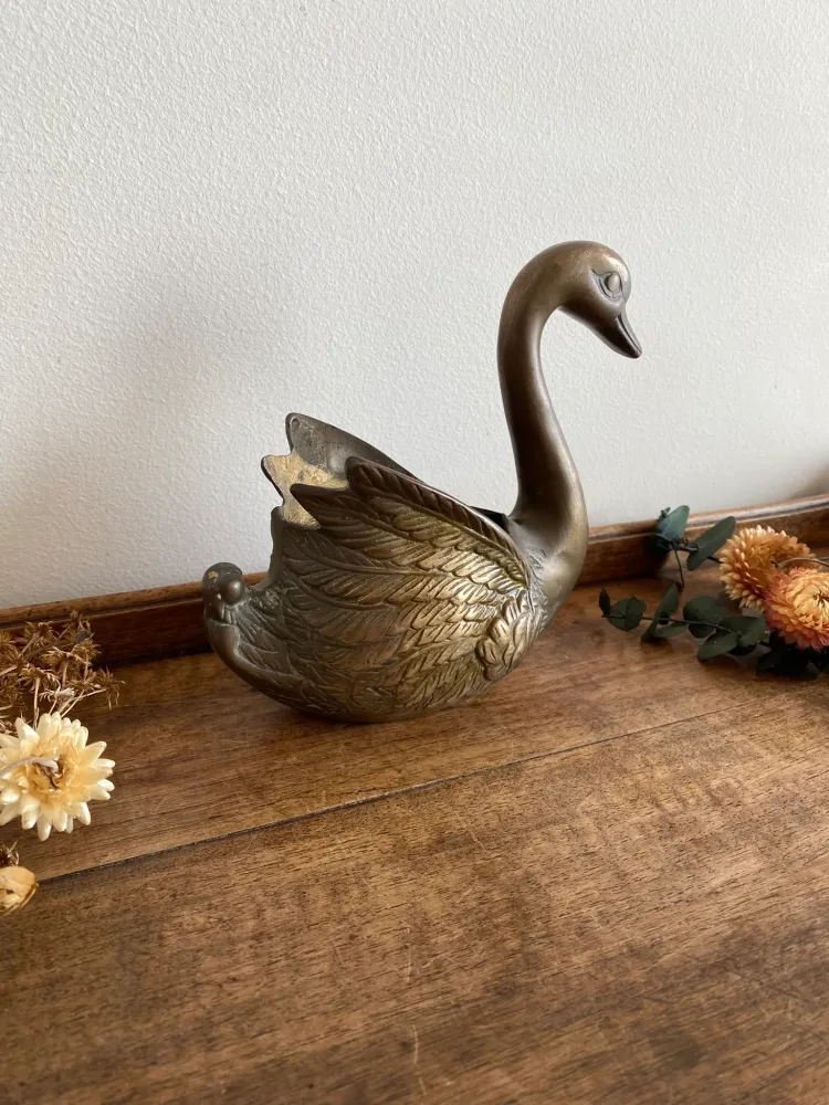 Cygne en laiton antiguo