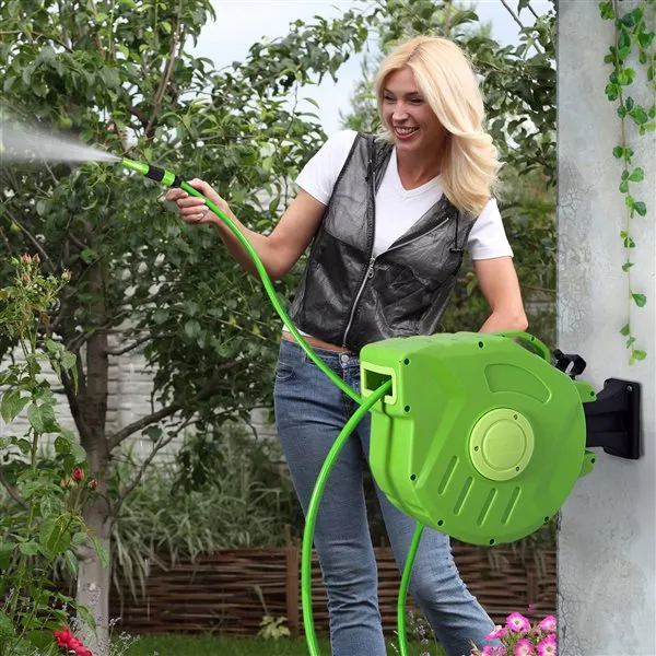 Kit de Tubo Exudante Portamanguera de pared Outsunny automático verde 35,5x15,5x47,5 cm