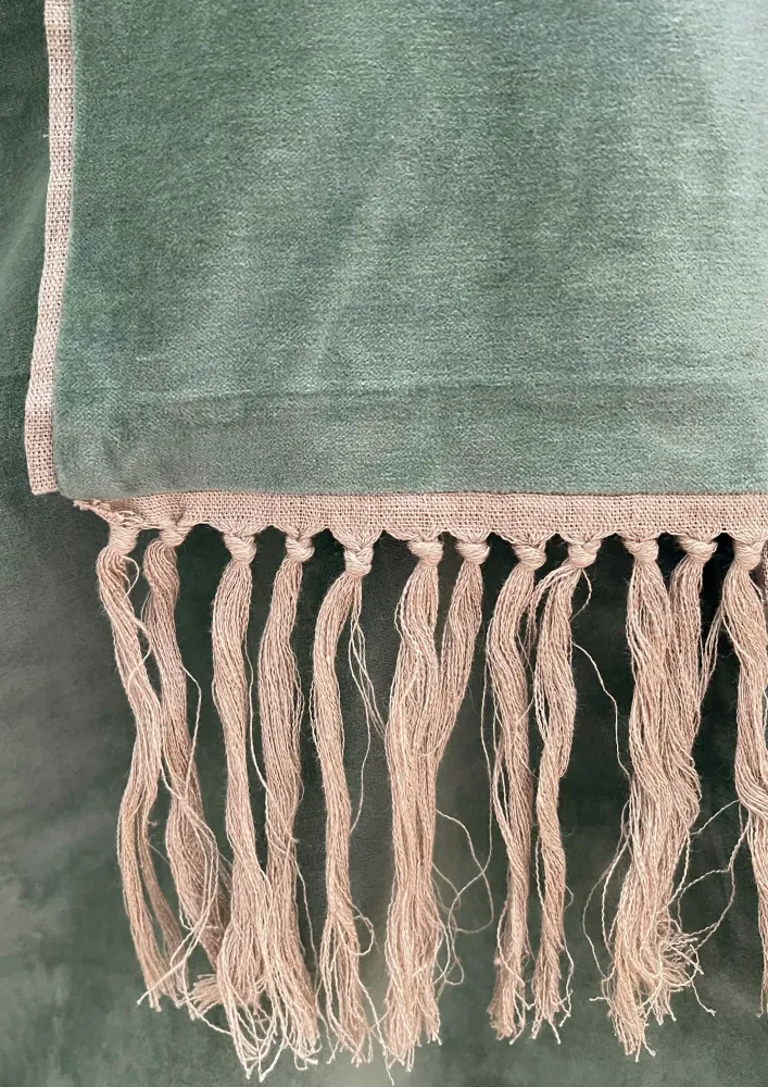 Cortina Boho color celadón en Polietileno Trenzado