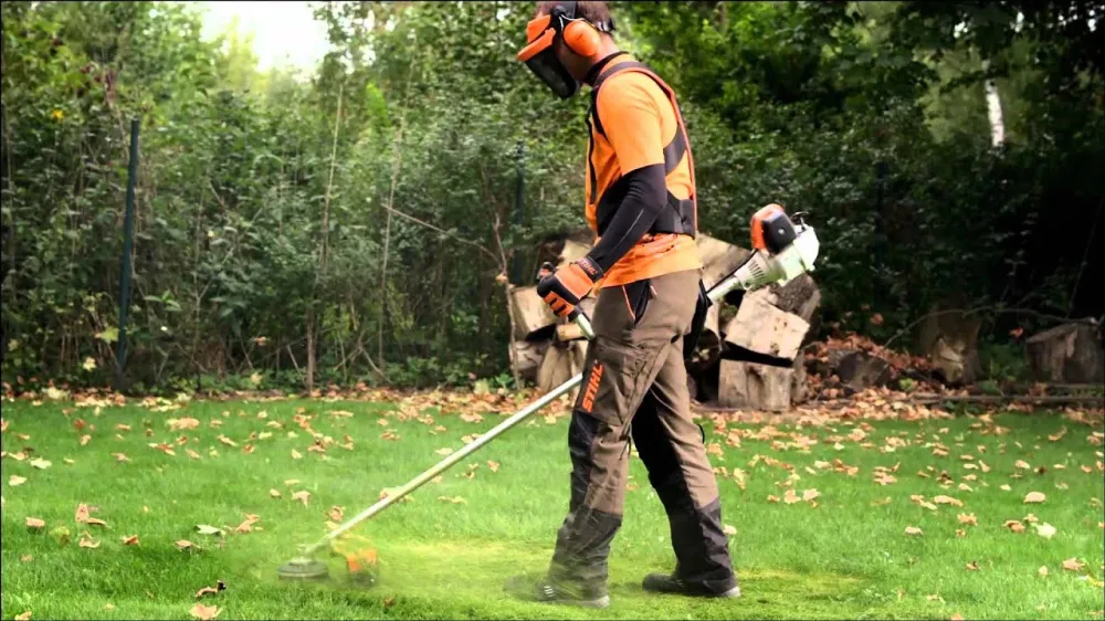 Desbrozadora FS 250 2.14Hp Stihl con Cabezal de Doble Línea