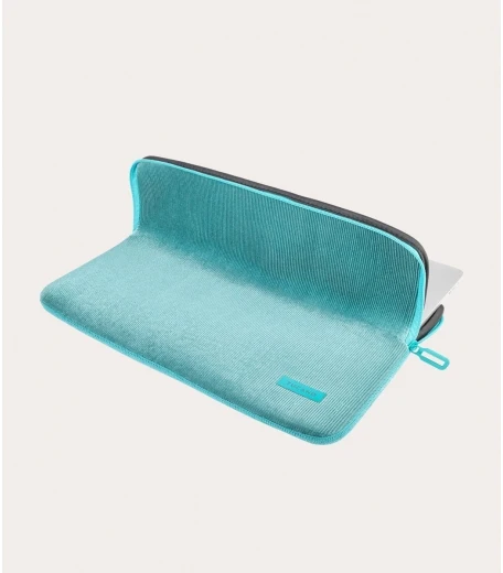 Cubierta Ajustable Funda Second Skin para MacBook 13" de Tucano - Celeste