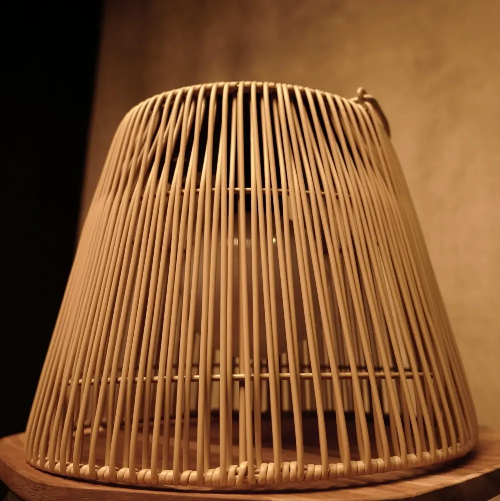 Fanal Solar de Ratán Sintético Estilo Boho para Exterior e Interior para Farol o Lámpara
