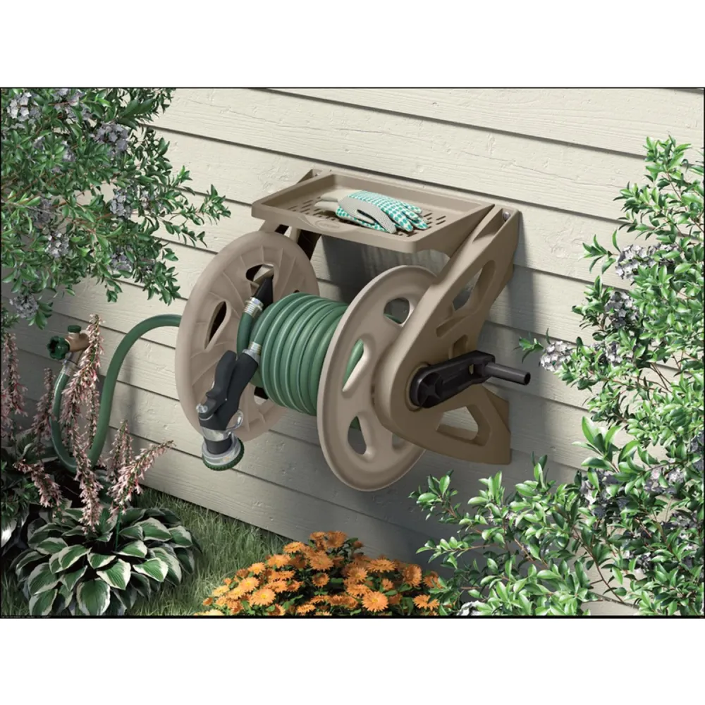 Carrete de manguera retráctil de montaje en pared de resina color topo Suncast con capacidad de 200 pies