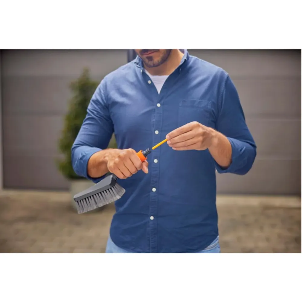 Cleansystem juego de lavado con cepillo de mano Gardena Compatible con Mangos Estándar
