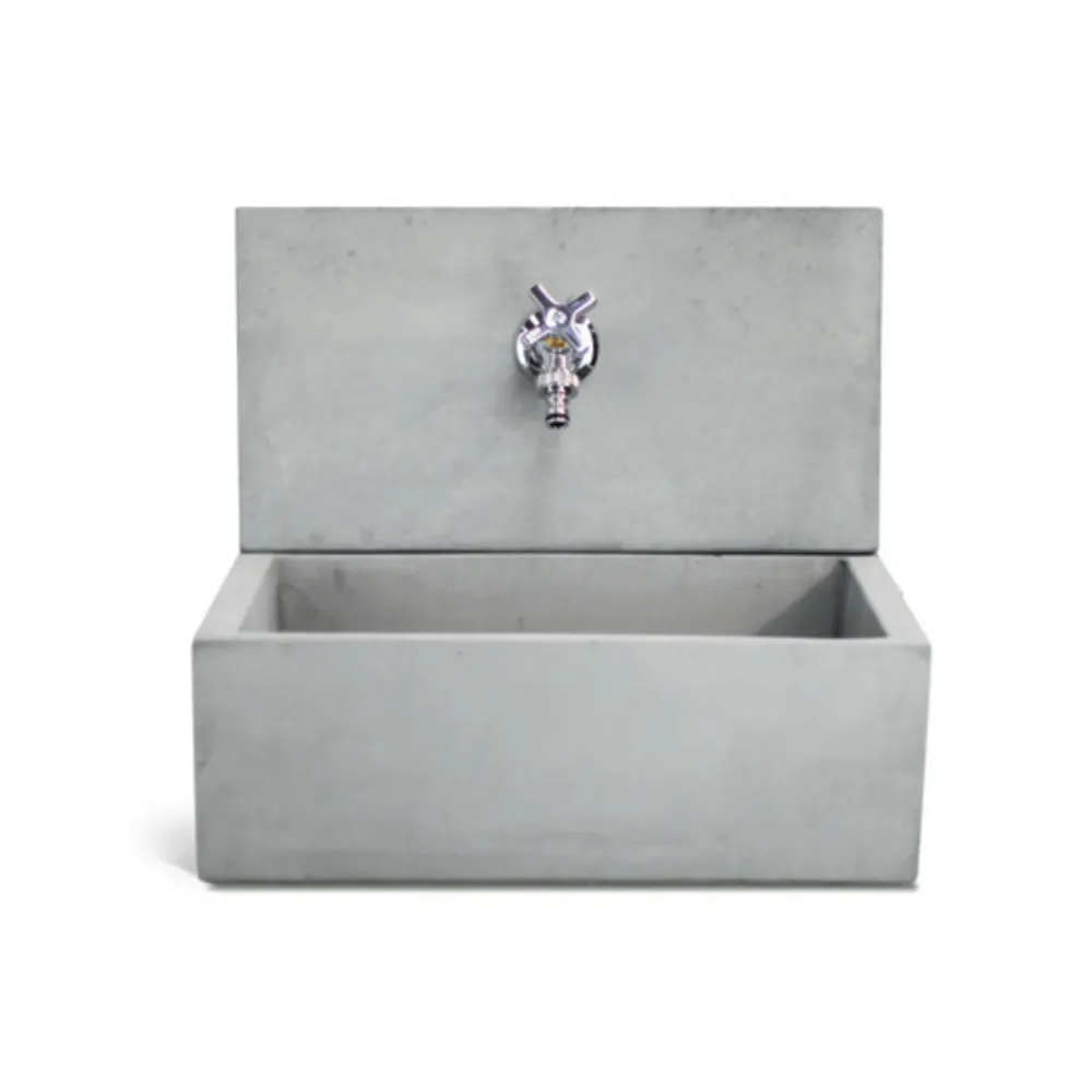 Aspirador para Estanque Acuario de jardín con protector contra salpicaduras en cemento gris cm 45x35 cm modelo Q-Desy