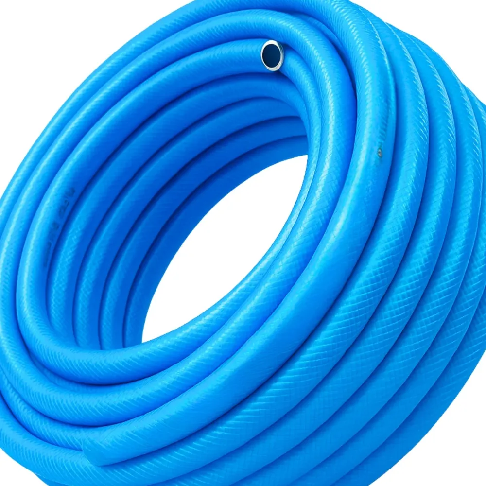 Manguera Para Jardin Con Malla Antitorsión 1/2 20 Metros Con Accesorios Ferretools (Certificado IPX4)