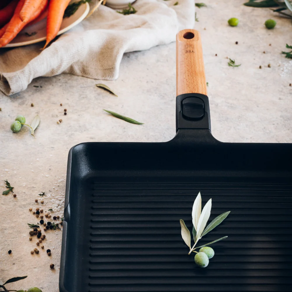 Bra Market Non-Stick Grill Ridges and Extraíble Wooden Handle