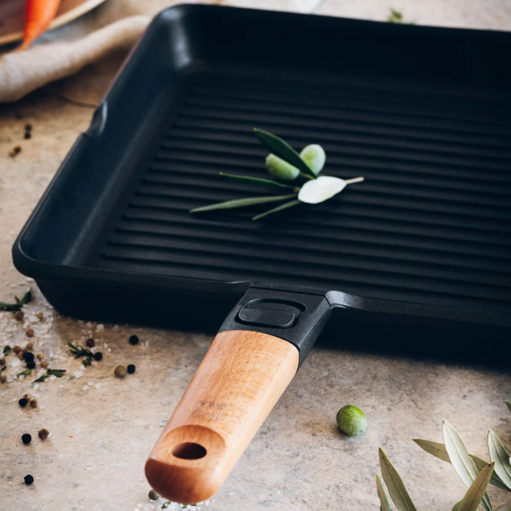 Bra Market Non-Stick Grill Ridges and Extraíble Wooden Handle