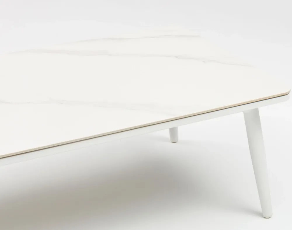 Mesa de Ratán Mesa de centro Irvine 120x60cm aluminio blanco top porcelánico blanco