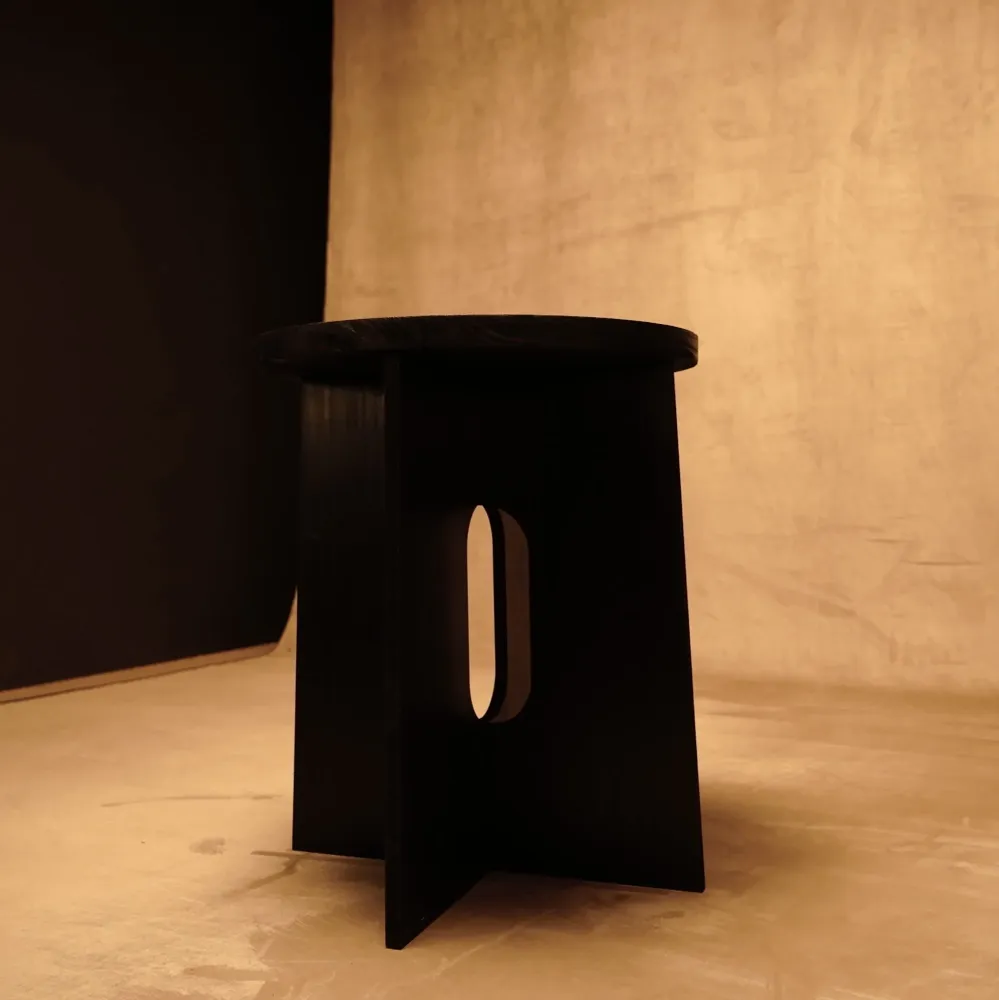 Mesa auxiliar de Madera estilo japandi negro mate | Plegable | Portátil