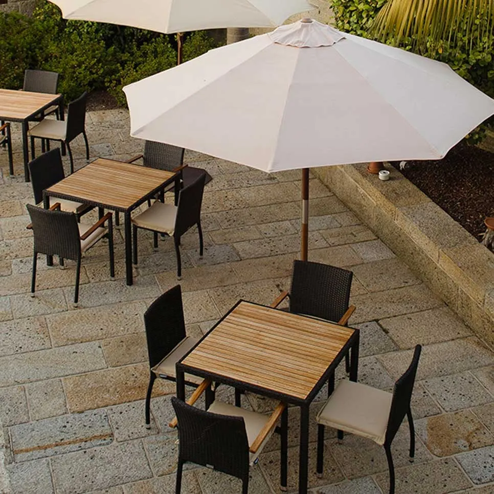 Mesa mod. Bali Cuadrada de Ratán Sintético para Terraza y Balcón