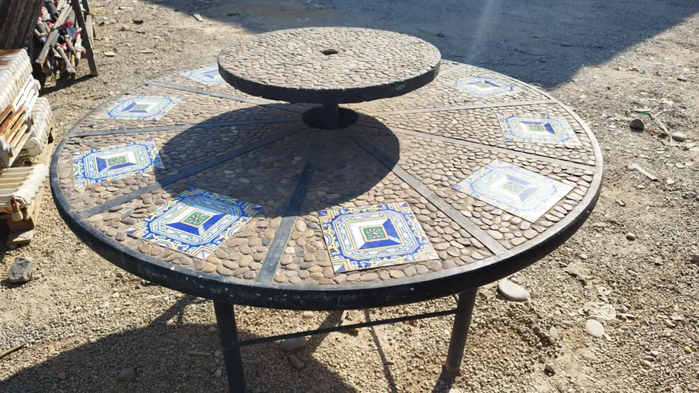Mesa redonda de piedra y base de hierro Fácil Almacenamiento