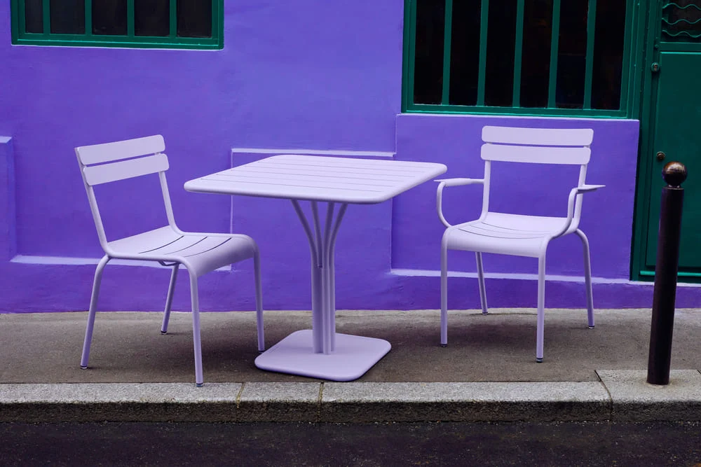 Plegable y Portátil Mesa con pedestal LUXEMBOURG de 80x80cm Nutmeg