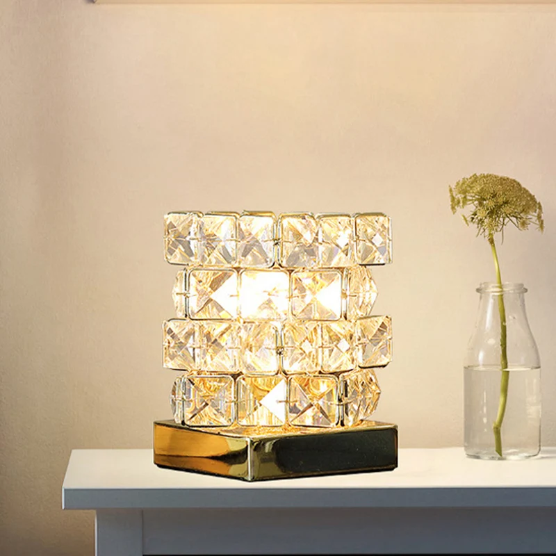 Compacto lámpara de mesa Crystal Rubik Cube, luz sencilla para mesita de noche de dormitorio individual en plata/oro Oro