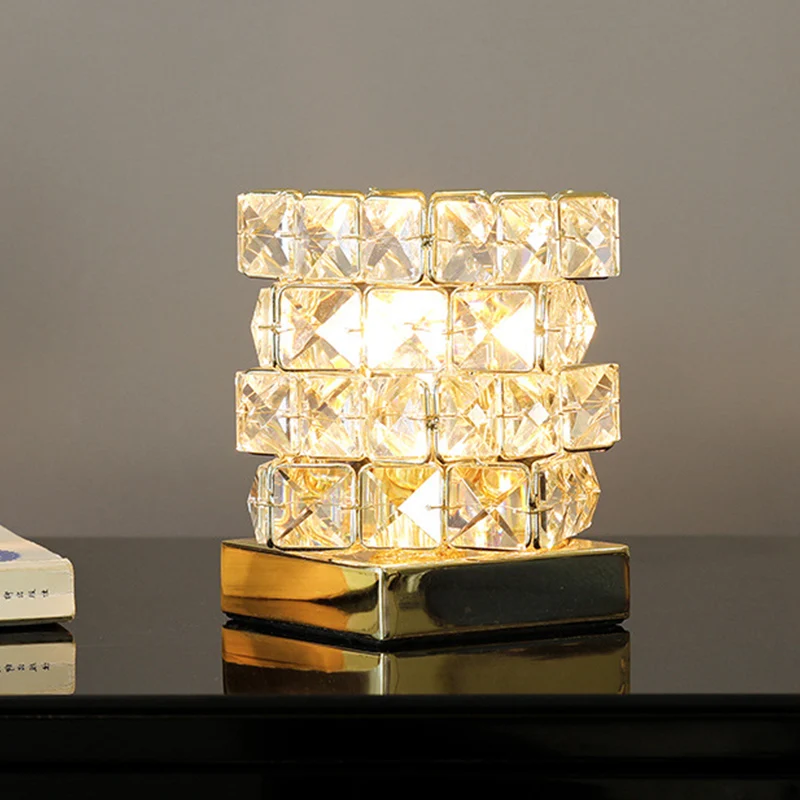 Compacto lámpara de mesa Crystal Rubik Cube, luz sencilla para mesita de noche de dormitorio individual en plata/oro Oro