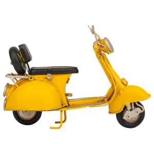 Motocicleta de metal en un amarillo reluciente mide 17x7x11h cm