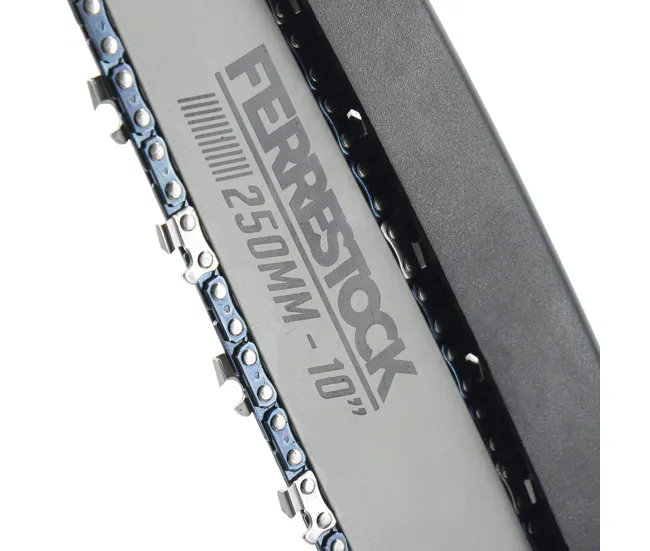 Motosierra Ferrestock FSKMTS003 630 W con 4 Fresas de Acero