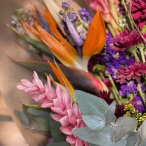 Estatuilla Decorativa de Ramo de Flores Bespoke Amuleto de Viento