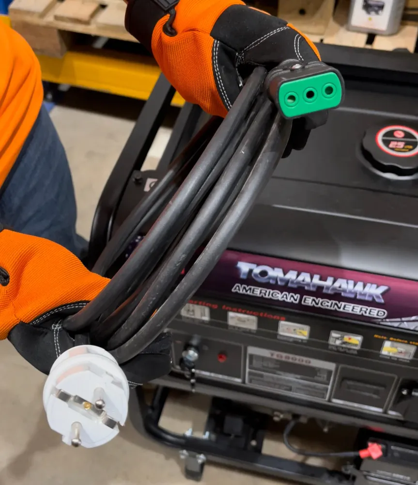Pack Generador 3.5Kva 16 Amperes de estructura militar y partida electrica con AVR Modelo TG3500E Tomahawk Power + Aceite...