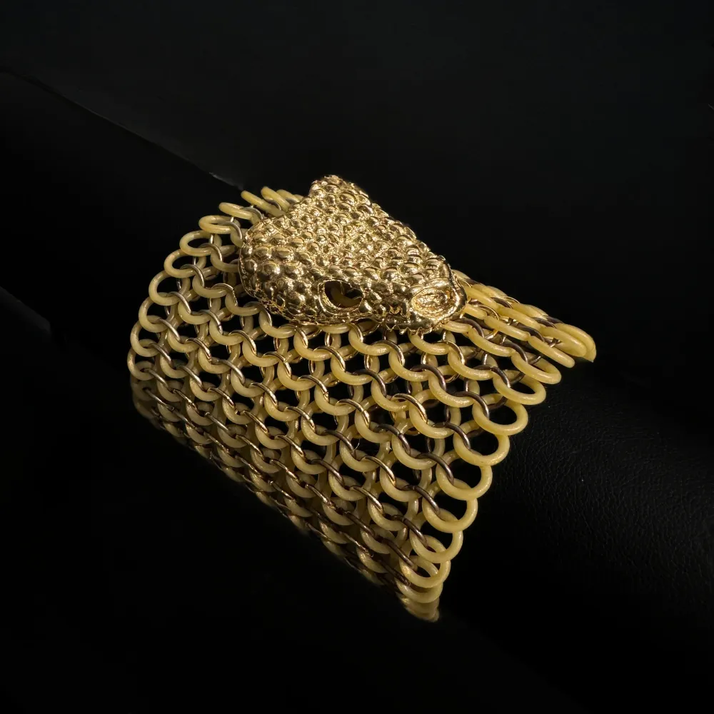 Med Metal Manasa Oro