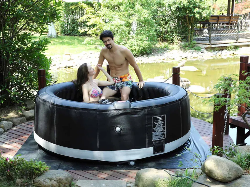 Piscina con Filtro Spa hinchable canne en PVC - 6 plazas - negro