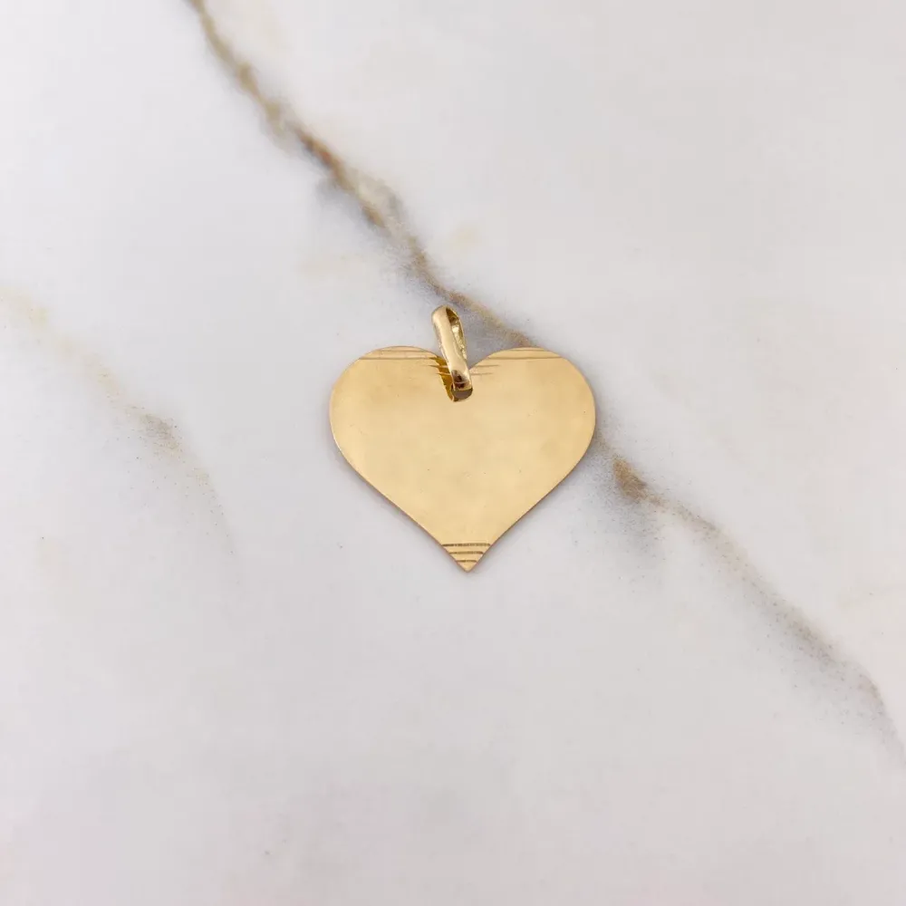 Decoración Premium para Exterior Dije Placa Corazon 2.4gr / 2.5cm / Rayado Oro Amarillo $