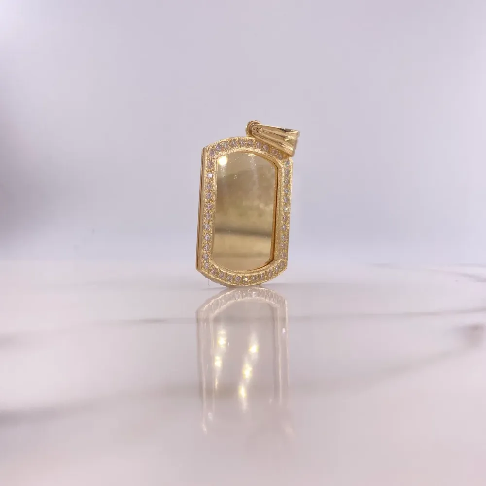 Dije Placa 13.15gr / 4.5cm / Circones Blancos Oro Amarillo $ con Iluminación Solar
