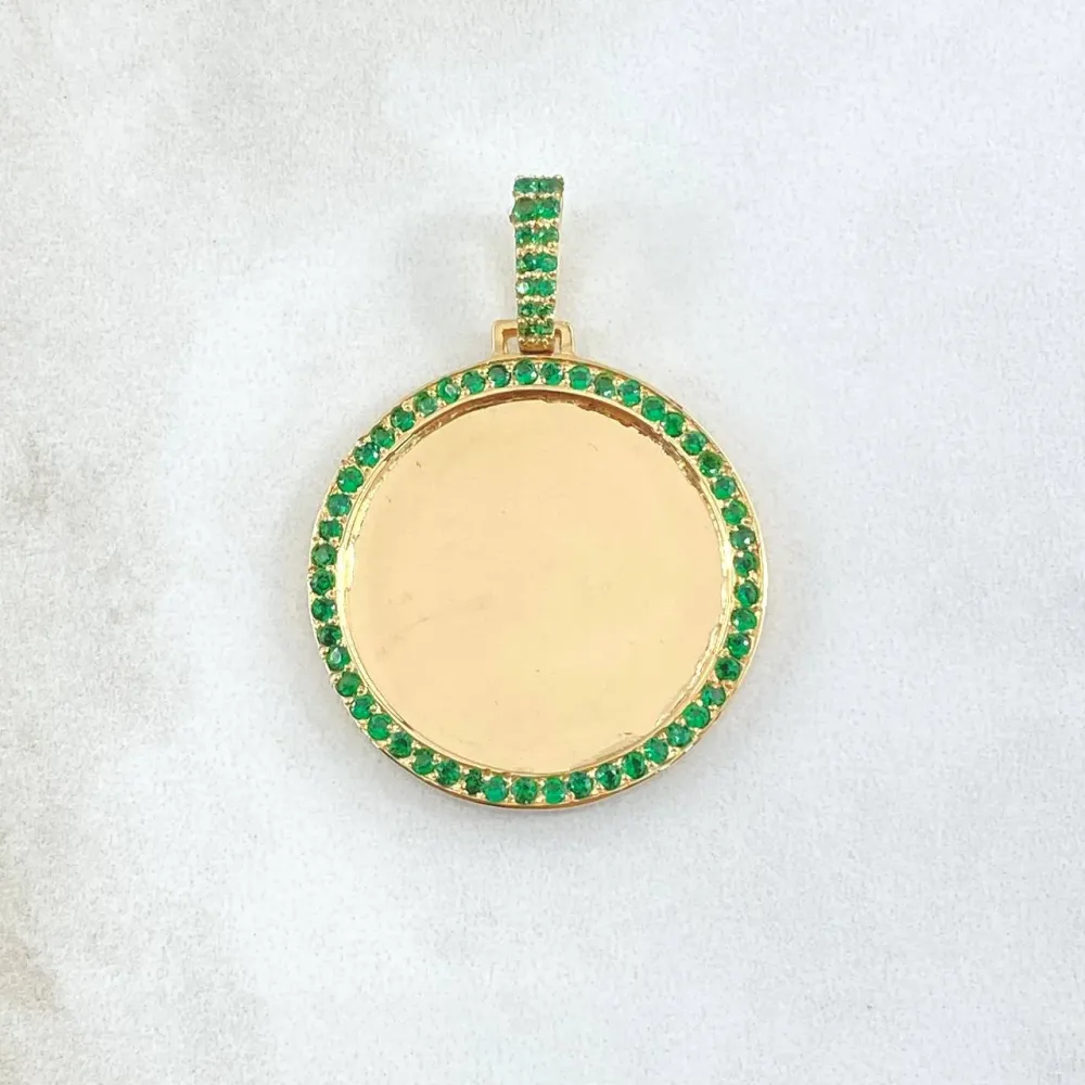 Dije Placa Marco Circular 9.05gr / 4cm / Circones Verdes Oro Amarillo 18K © con Mensaje de Bienvenida