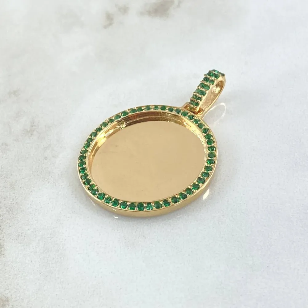 Dije Placa Marco Circular 9.05gr / 4cm / Circones Verdes Oro Amarillo 18K © con Mensaje de Bienvenida