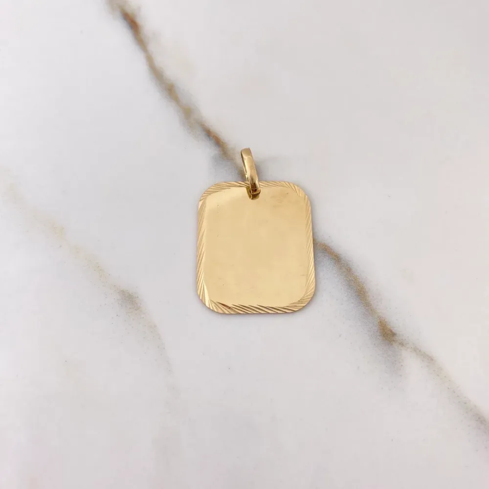 Panel Decorativo Dije Placa Rectangular 2.95gr / 3cm / 24mm-20mm Bordes Diamantados Oro Amarillo $