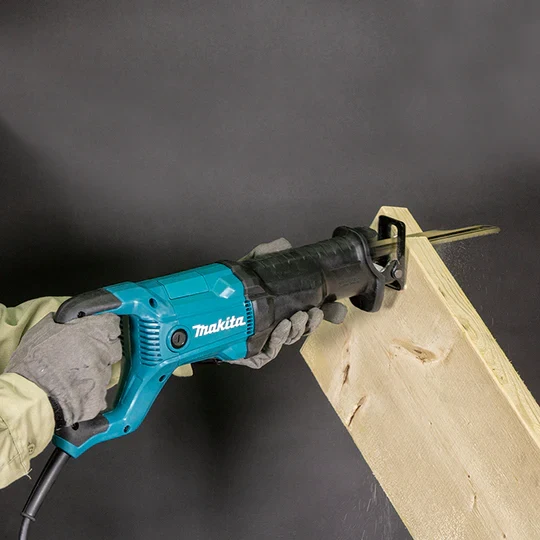 Ergonómico y Cómodo Sierra de sable Makita JR3051TK de 1200W