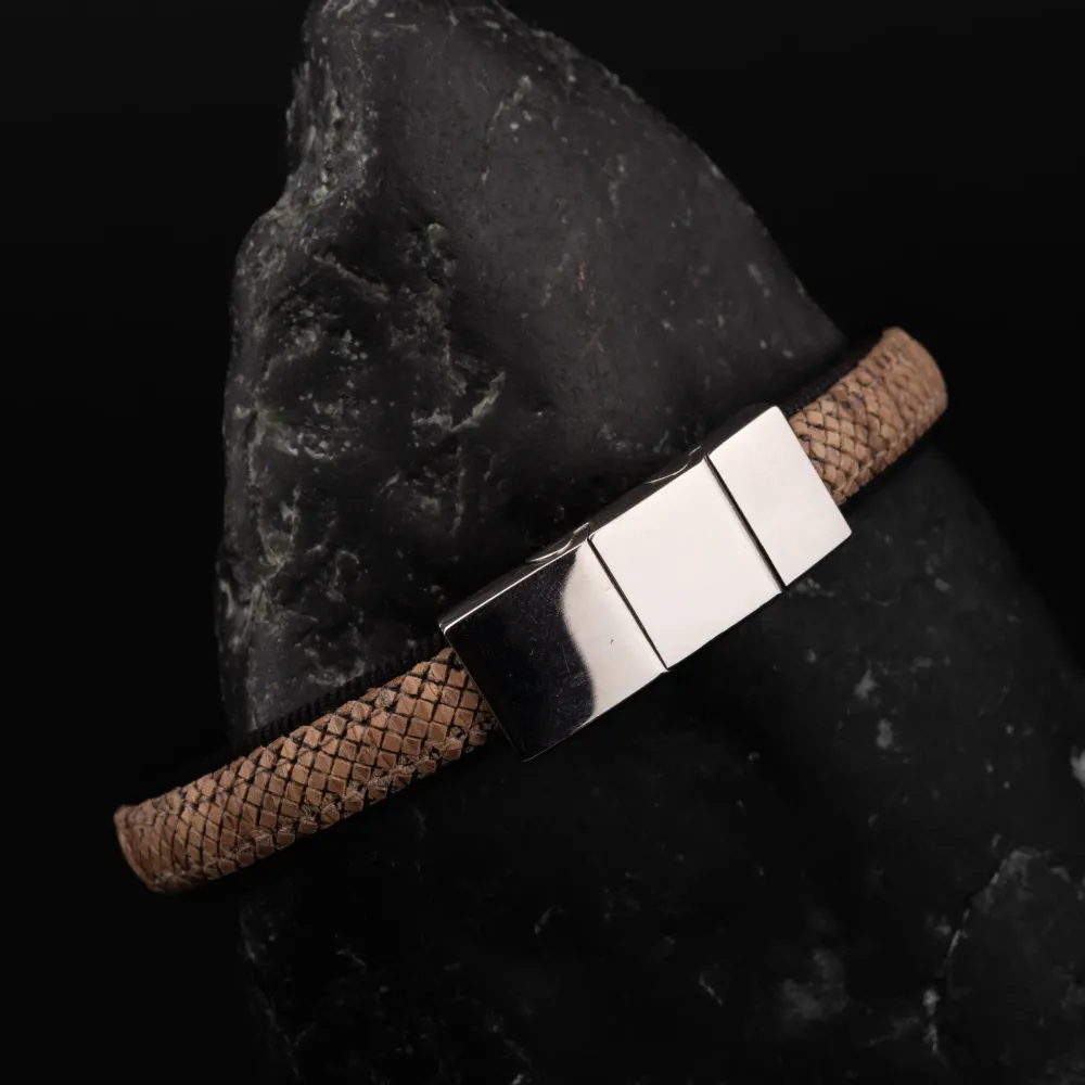Pulsera Cuero Madera con Cierre Plano