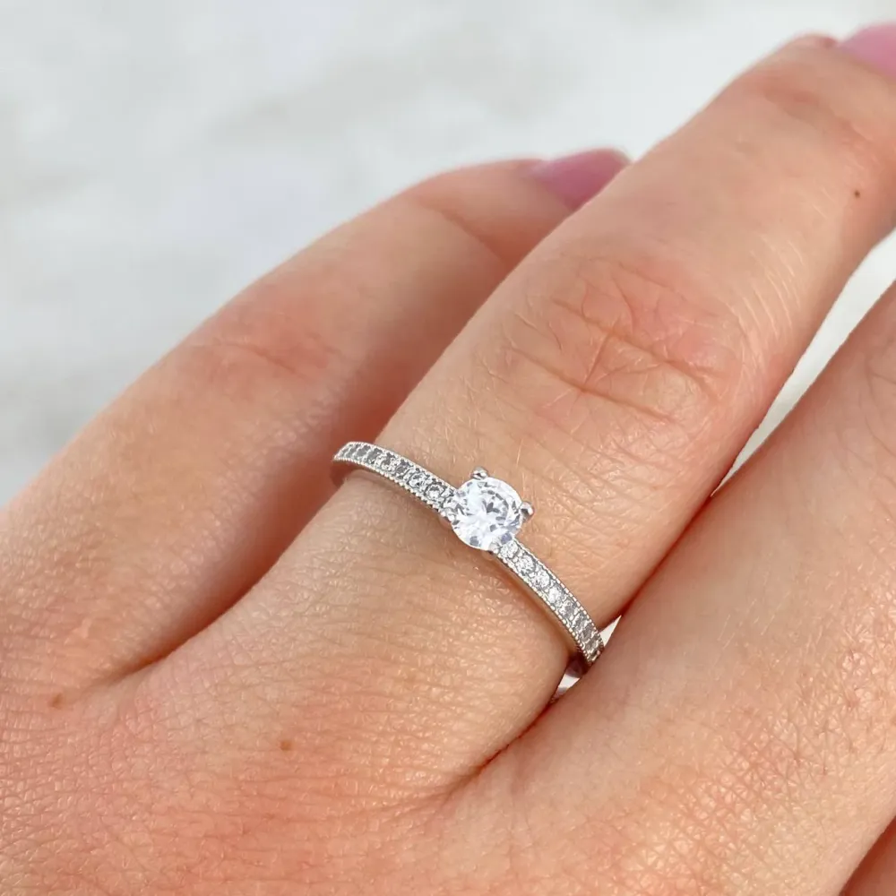 Anillo Corona Genuino Doble Solitario 4.1gr / T5 / Circones Blancos Dos Oros Amarillo Blanco