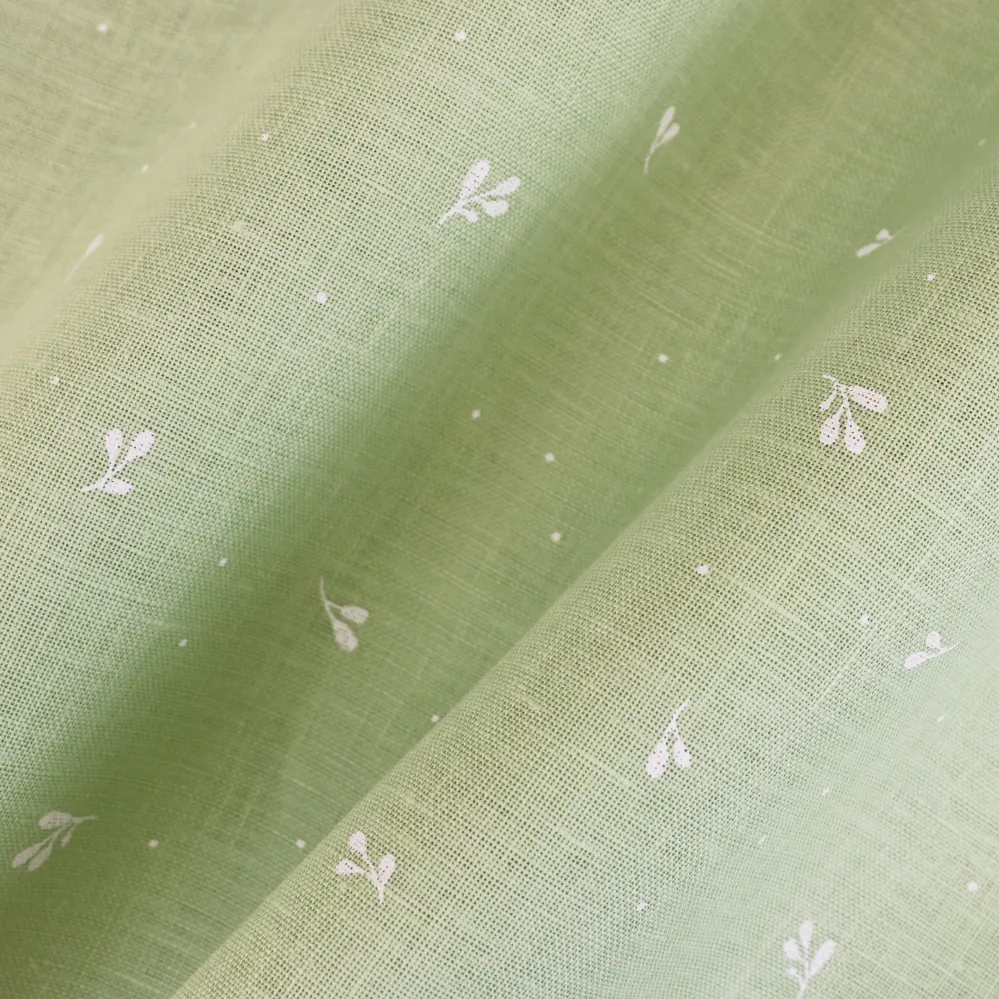 Tela Belfast Lino 32ct Zweigart – Color 6369 "Leaves" (Hoja Verde con Motas y Ramitas Blancas)