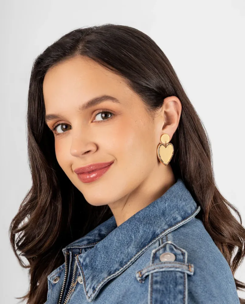 Aretes colgantes corazón dorado