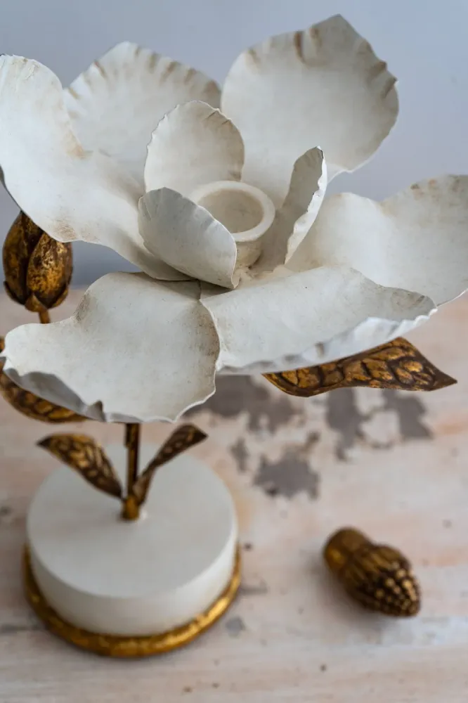 Panel Decorativo Flor Decorativa Dourada e Branca Design Magnólia